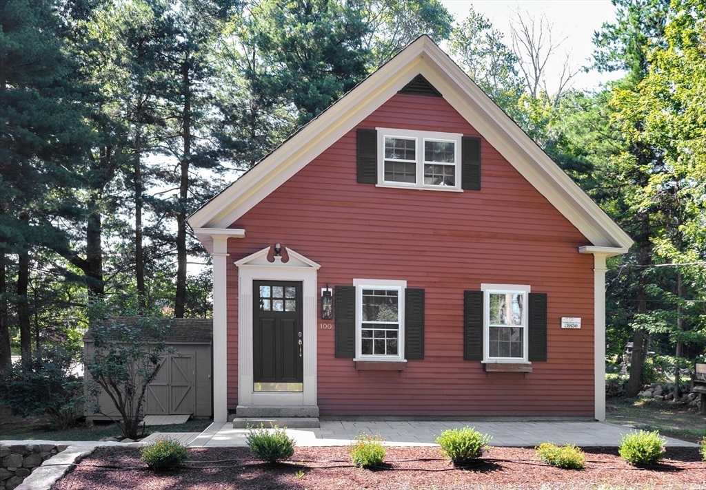 100 Old Oaken Bucket Rd. in Norwell