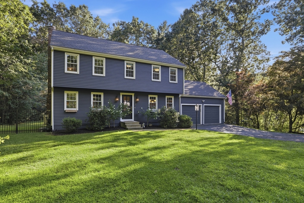 2 Harley Ln in Foxboro