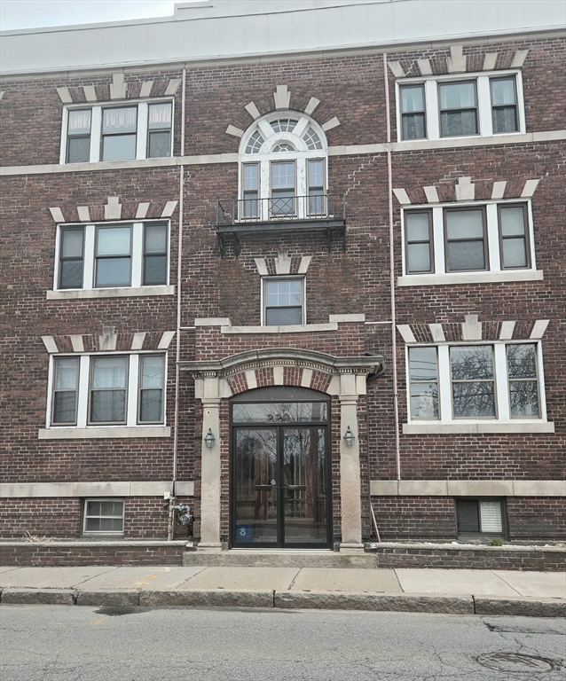 229 Washington Ave #3A in Winthrop