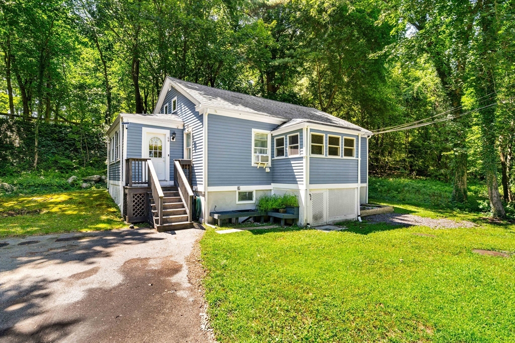 48 Valley Road in Lexington