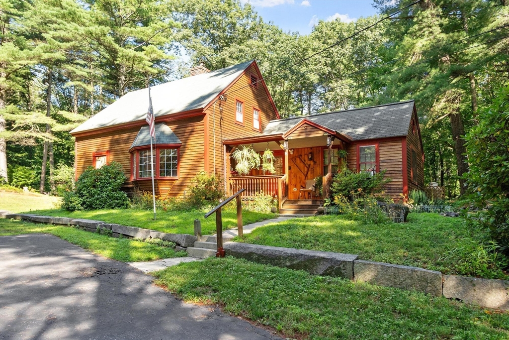 38 Laurelwood Rd in Sterling