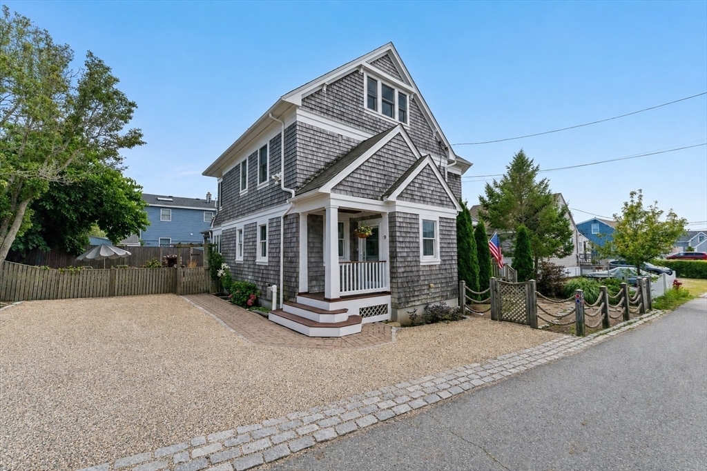 9 62nd St in Newburyport