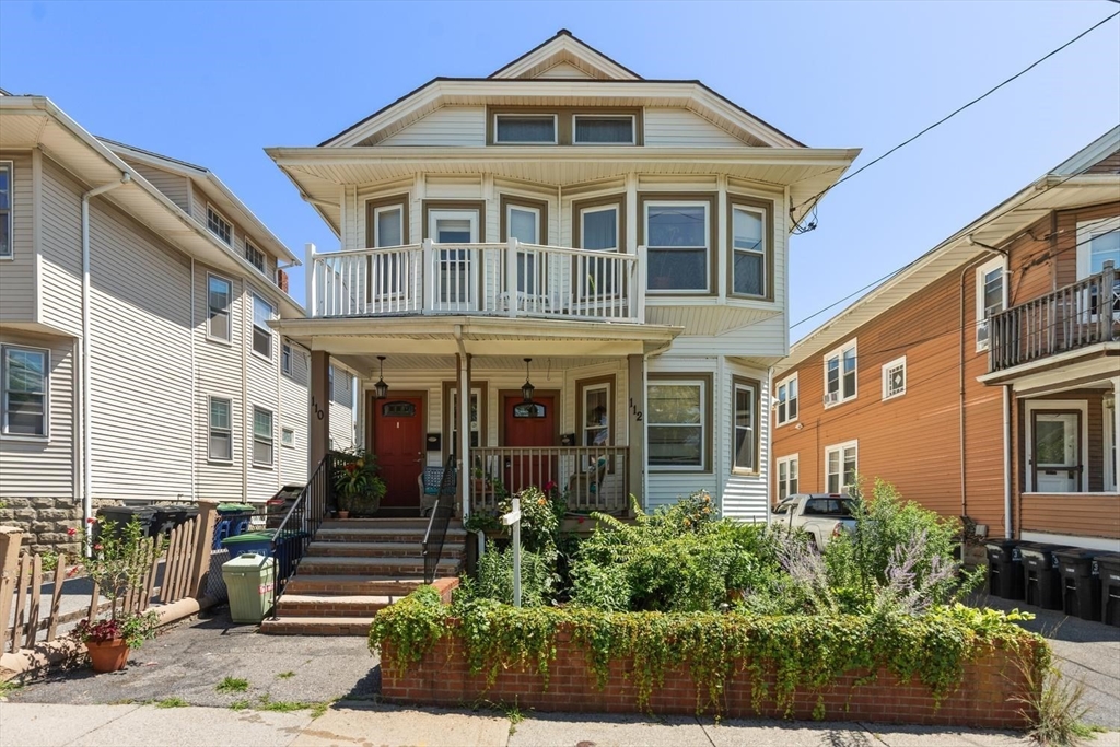 110 W Adams St in Somerville