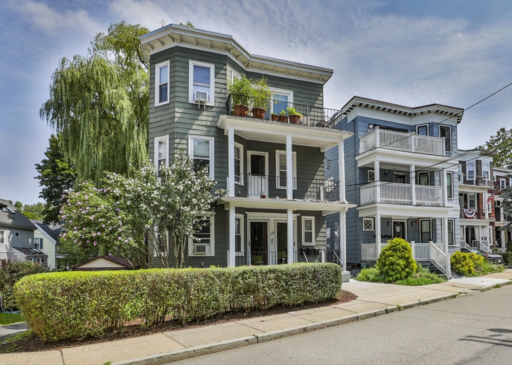 238 Poplar St #2 in Roslindale