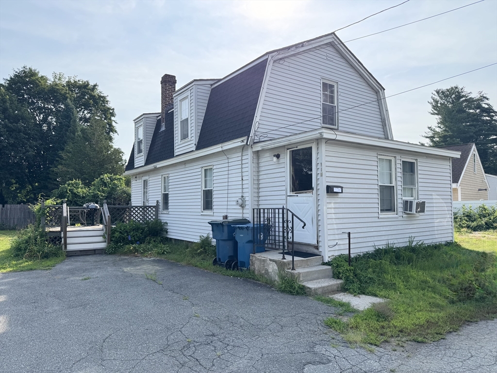 112 Florence Ave in Tewksbury