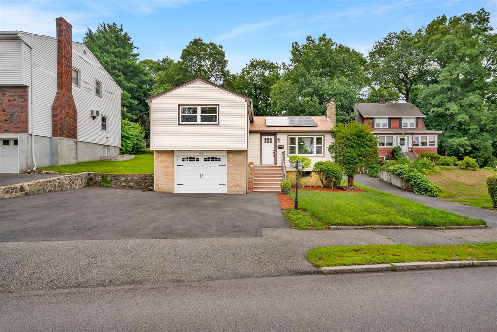 566 Main St in Stoneham
