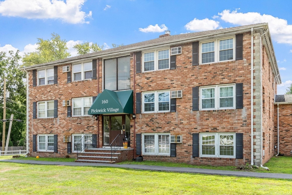 160 Tyngsboro Road #12c in North Chelmsford