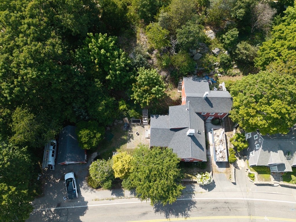 166 Hull St in Hingham