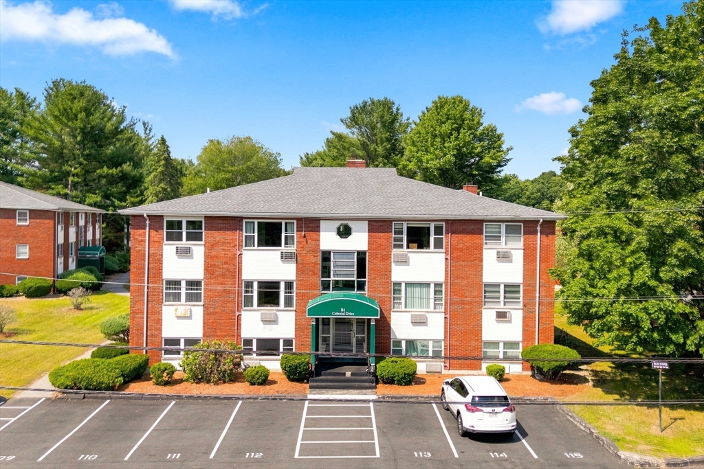 1 Colonial Dr #B1-8 in Andover