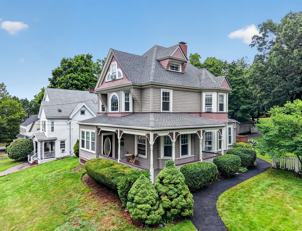 41 Maple St in Stoneham