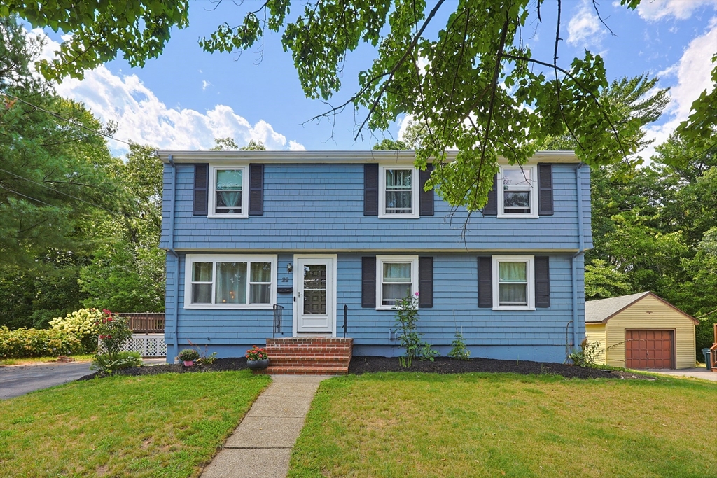 22 Harriss Ct in Abington