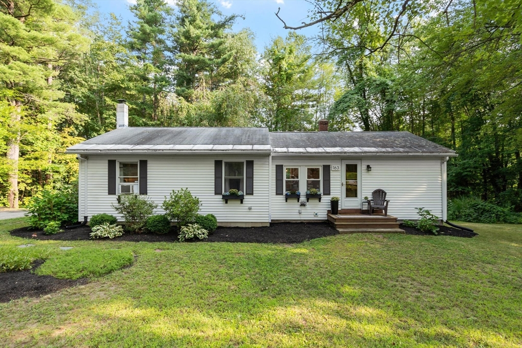 163 Beal St in Lunenburg