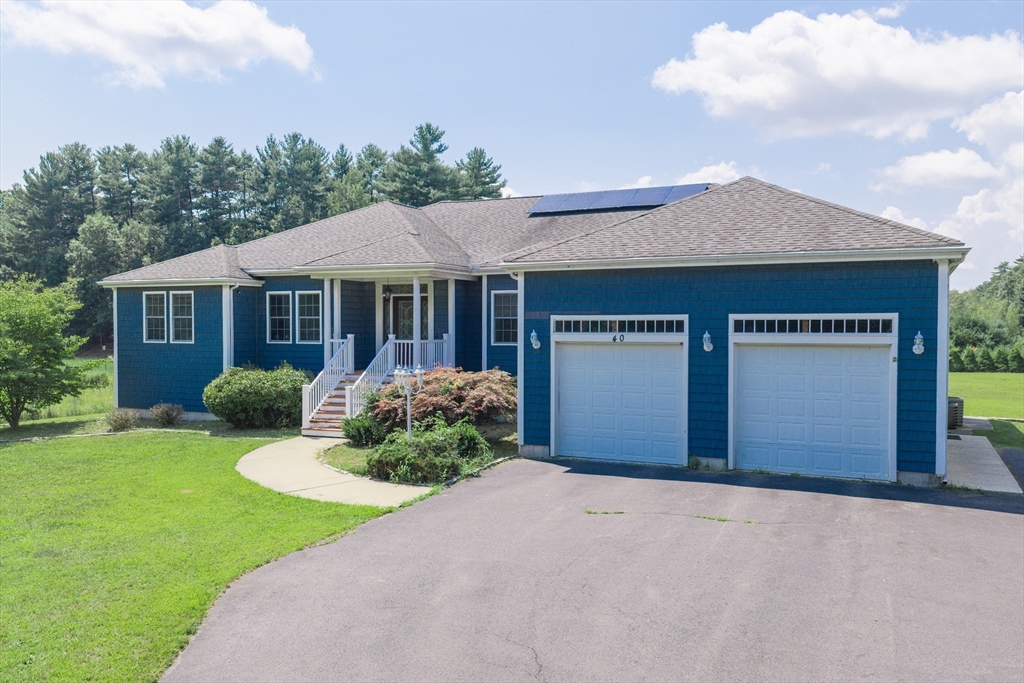 40 N Precinct St in East Taunton