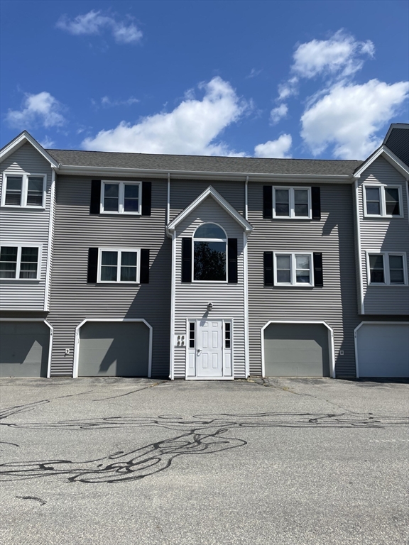 74 Tennis Plaza Road #15 in Dracut