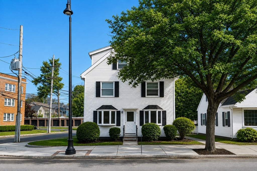 306 Main Street in Wakefield