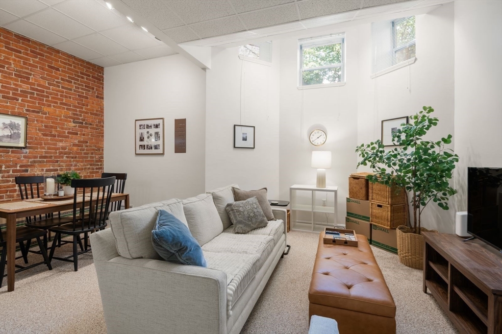 60 Marshal St #4 in Brookline