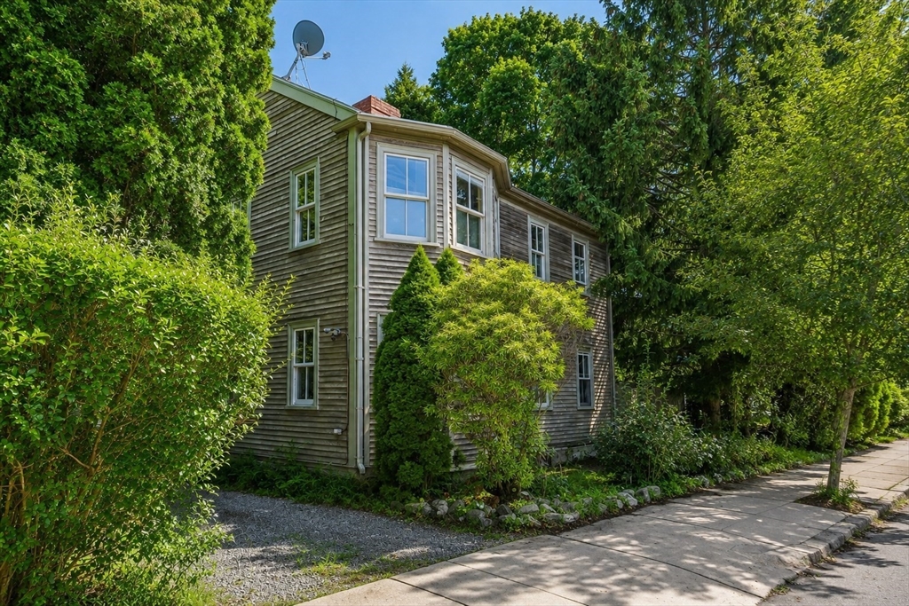 141 Hale St #2 in Beverly