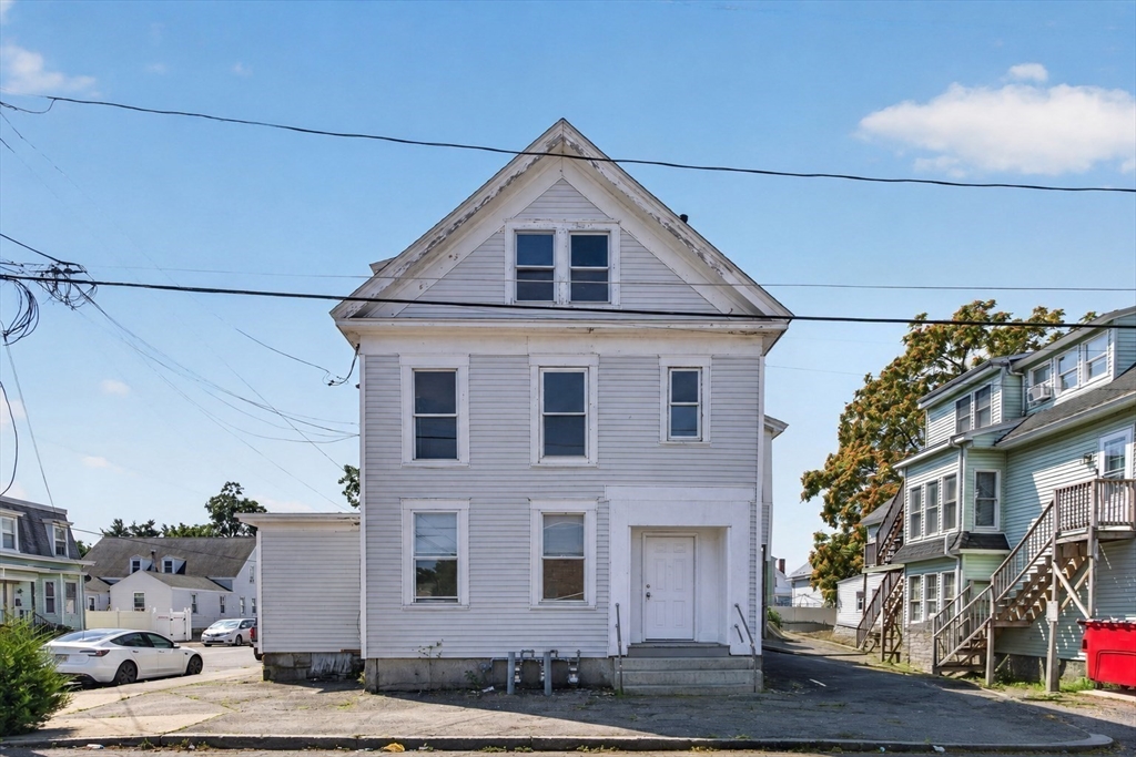 37 Fourth St in Lowell