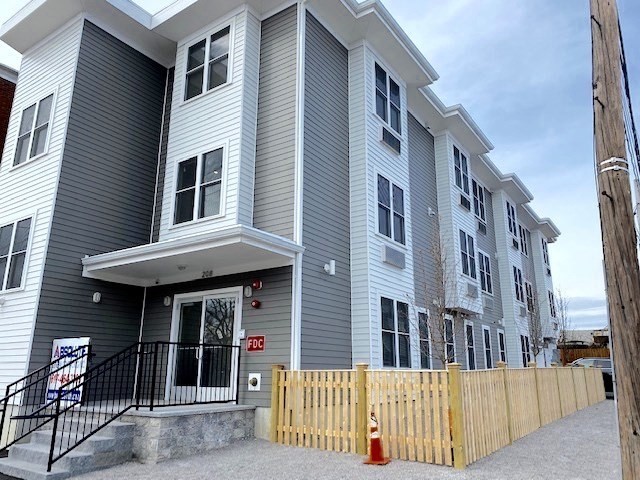 208-208A Neponset Valley Pkwy in Hyde Park