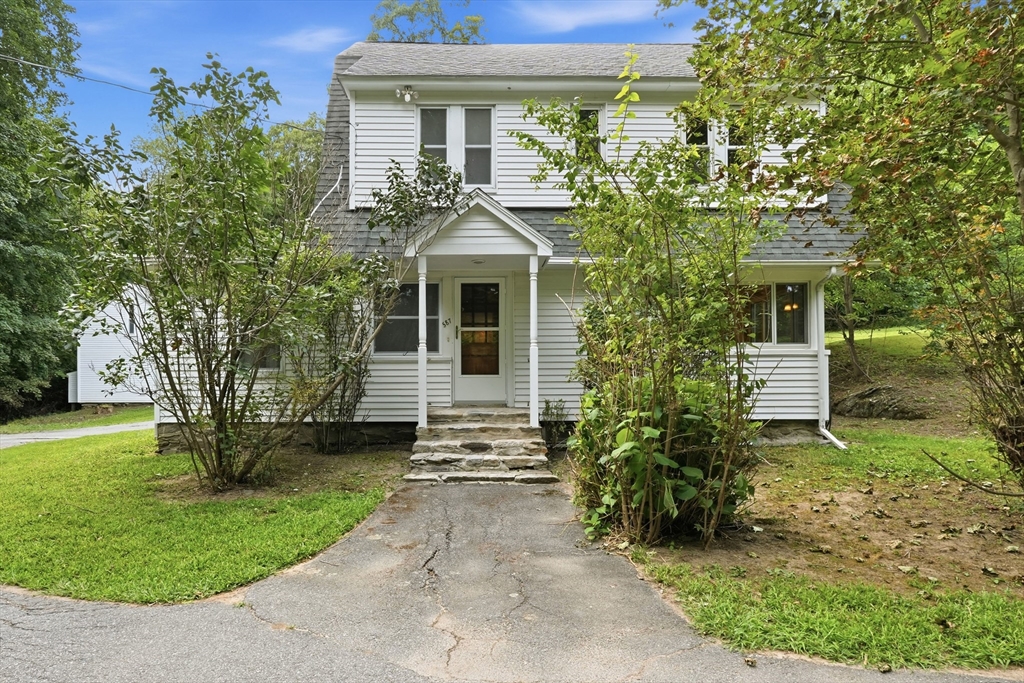 587 Main St in Boylston