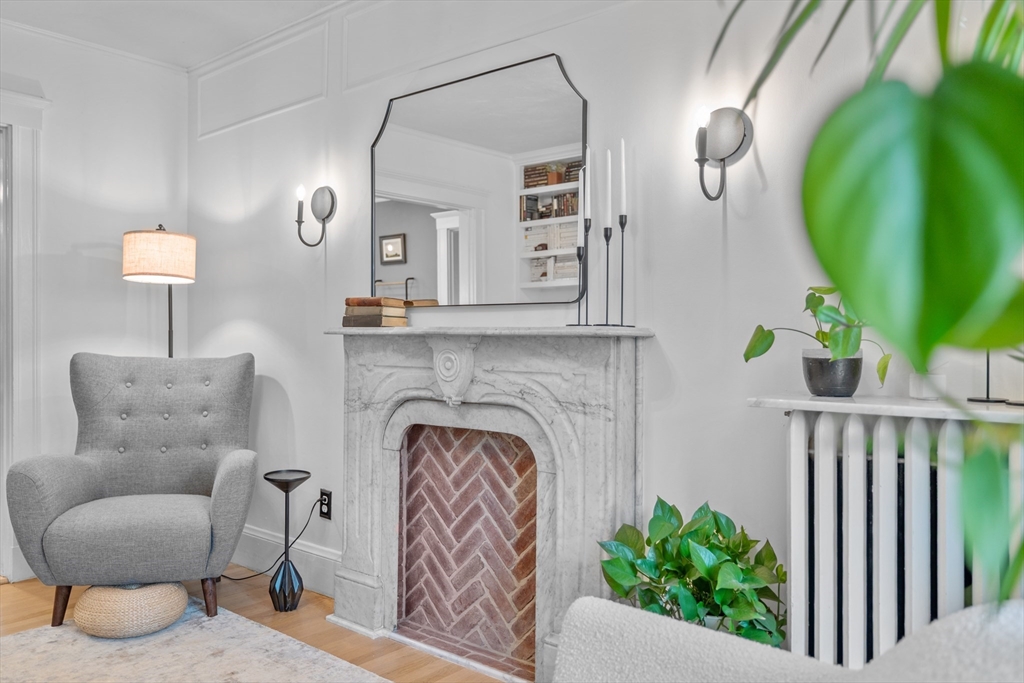 427-429 S Huntington Ave #1 in Jamaica Plain