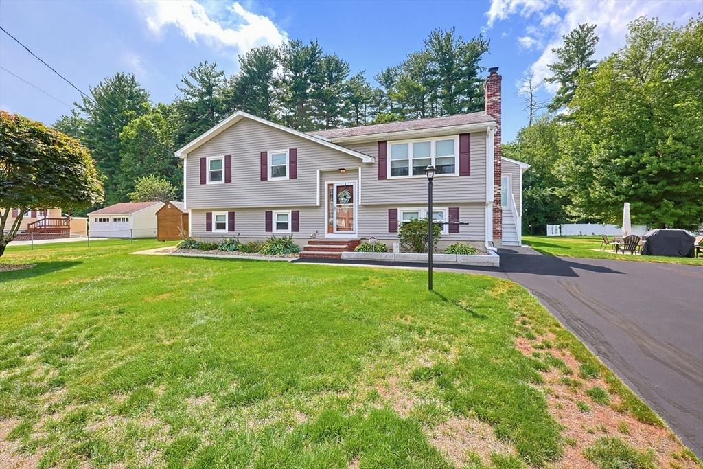 19 Bellflower Rd in Billerica