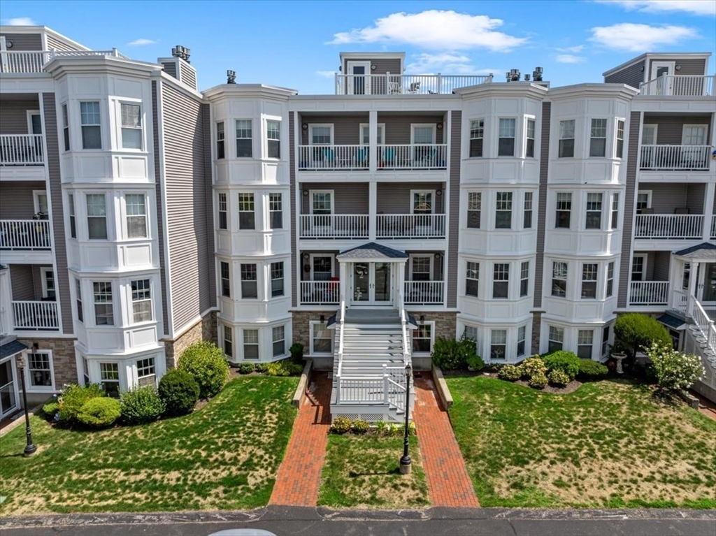 15 Park Ave #302 in Hull