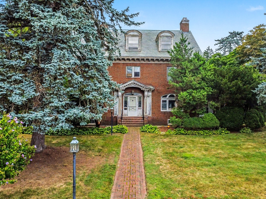 165 Berkeley St in Methuen