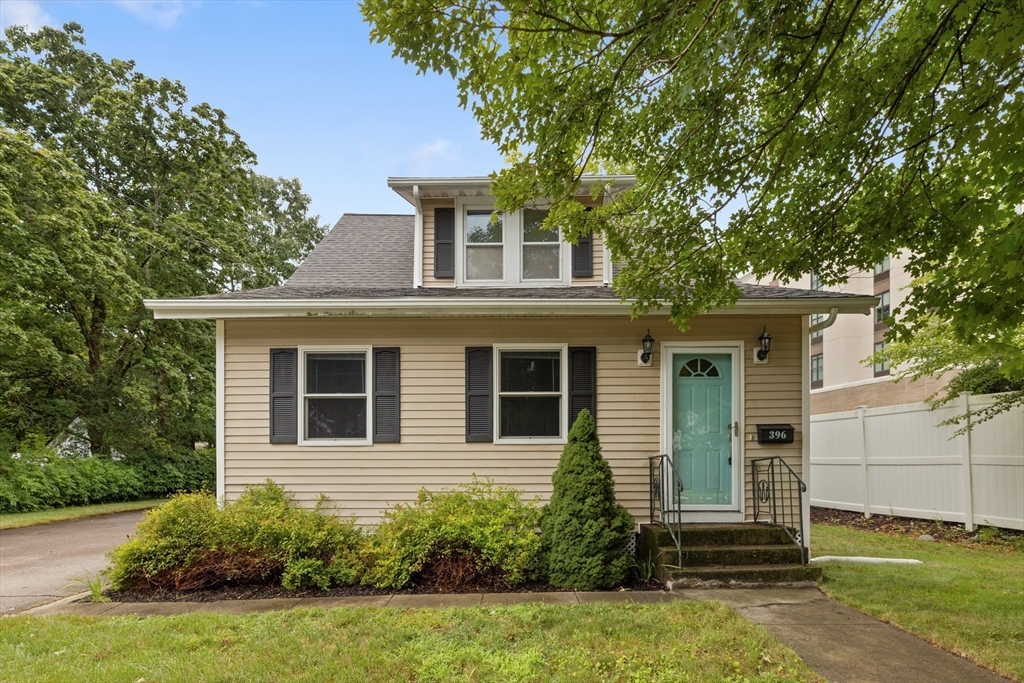 396 Central St in Mansfield