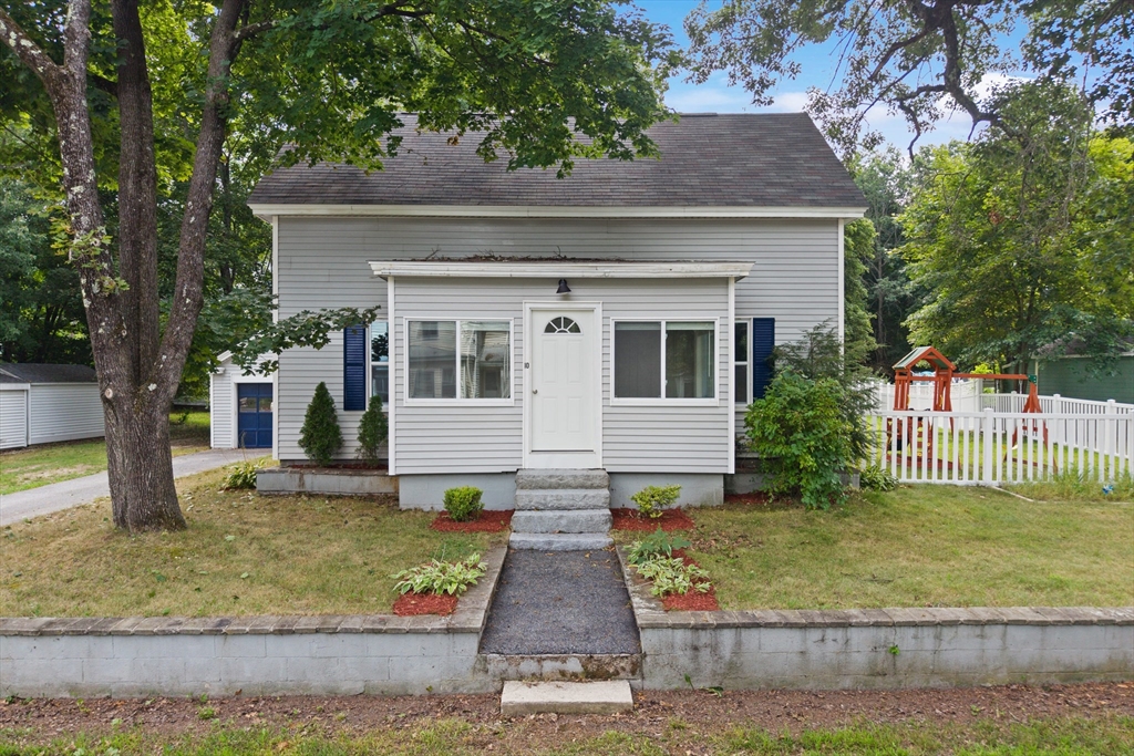 10 Pine St in Westford