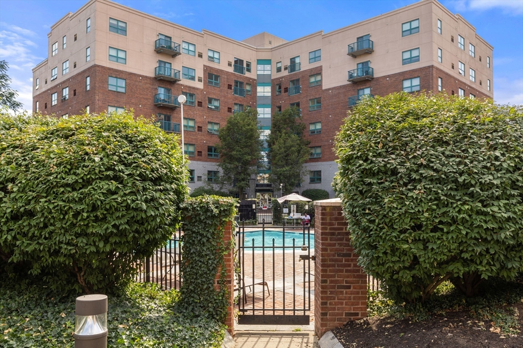 175 Cottage #214 in Chelsea