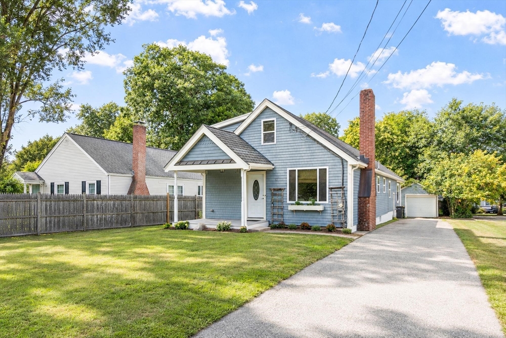 11 Magnolia St in Framingham