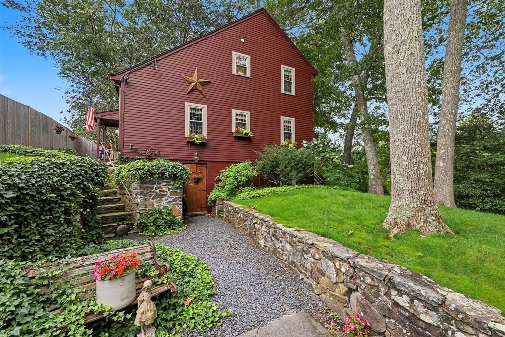1475 Somerset in Dighton