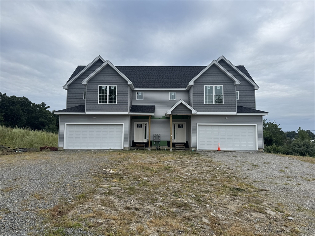 11 Pond St #11 in Lunenburg