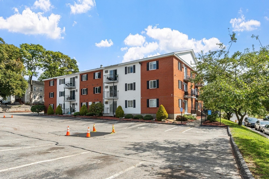 56 Edgeworth #16 in Worcester