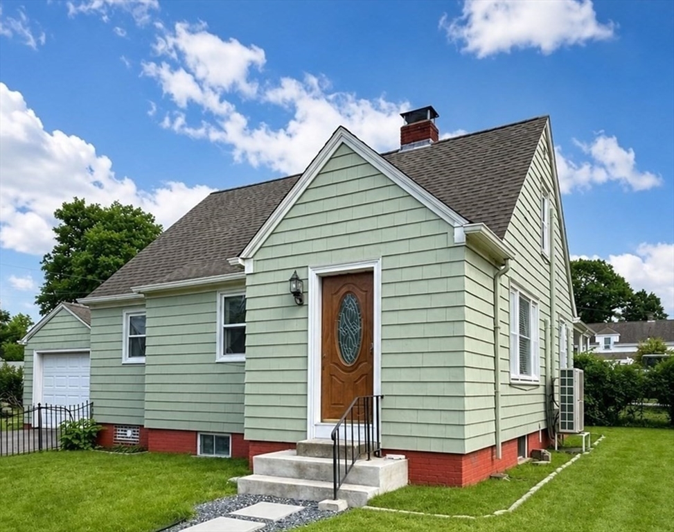 67 Mulberry St in Attleboro