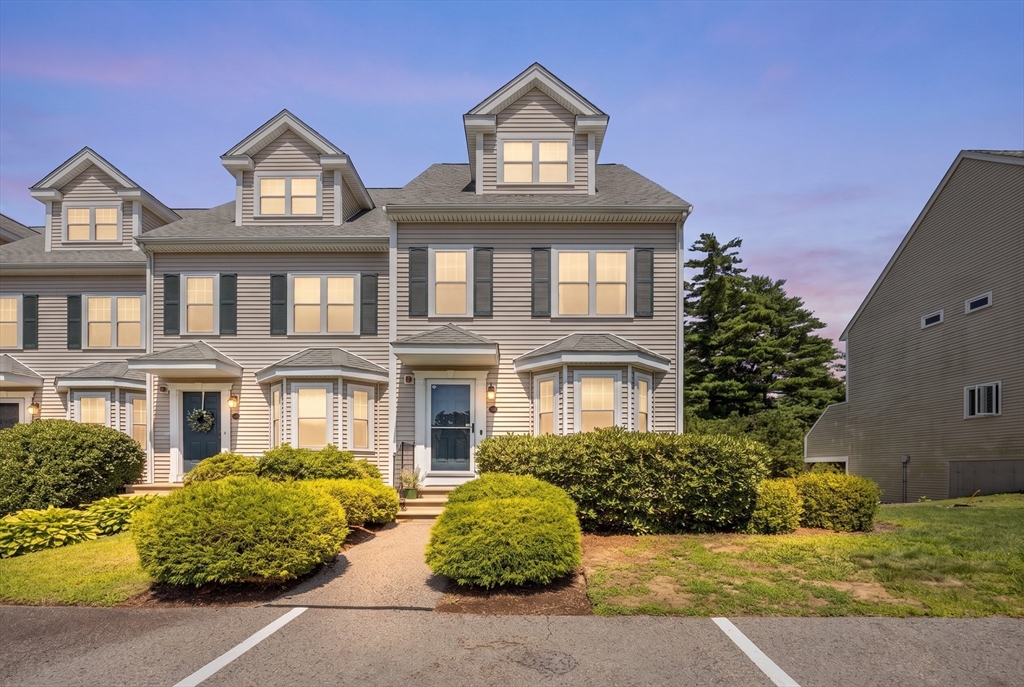 17 Copper Lantern Ln #17 in Carver