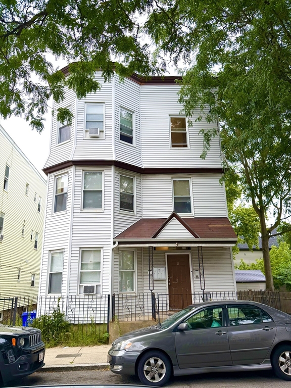5 Woodward Park St in Dorchester