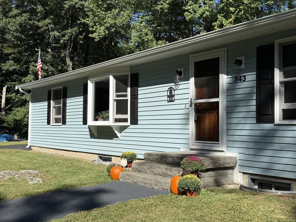 343 Central St in Foxboro