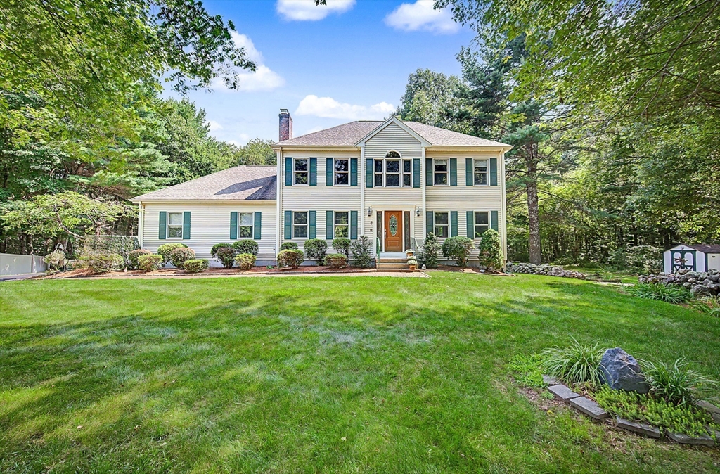 8 Vincent Rd in Mendon