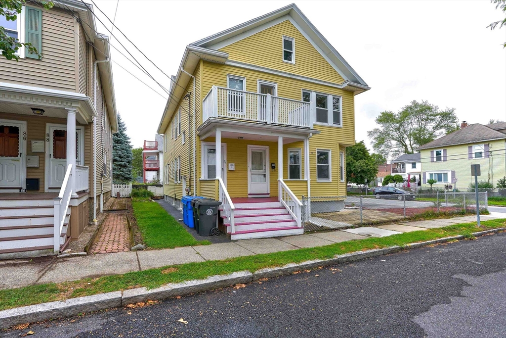 90-92 Thorndike St in Arlington