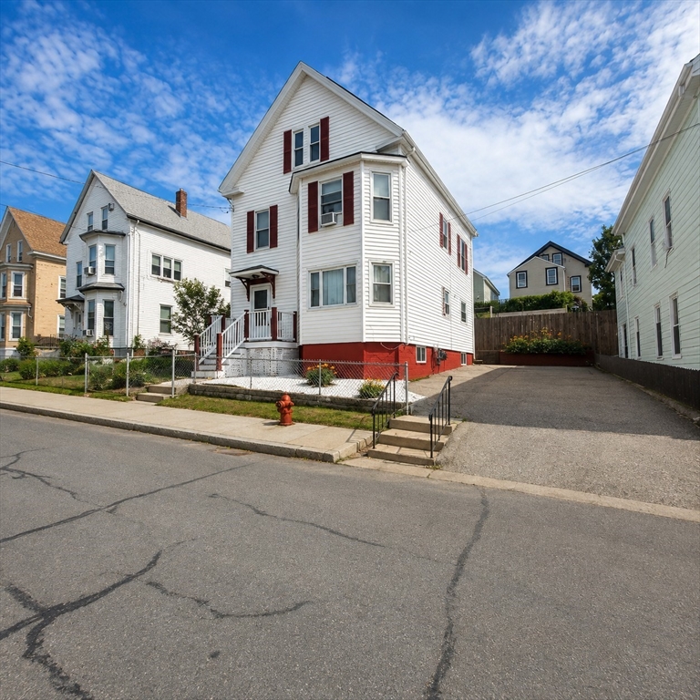 33 Hancock St in Haverhill