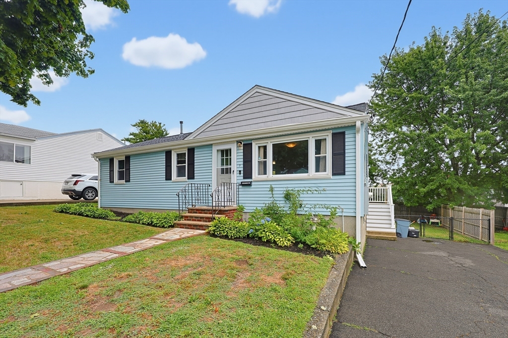 7 Haskell Pl in Peabody