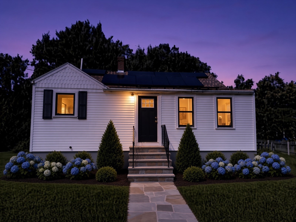 10 Newton Ave in Holbrook