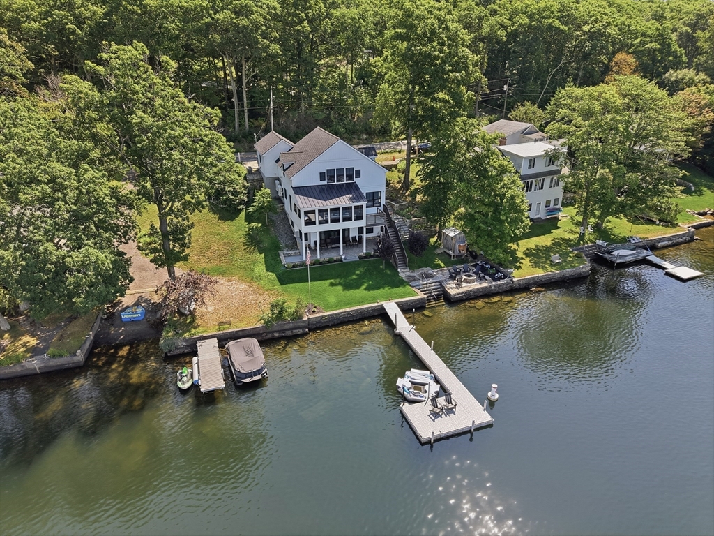 182 Manchaug Road in Sutton