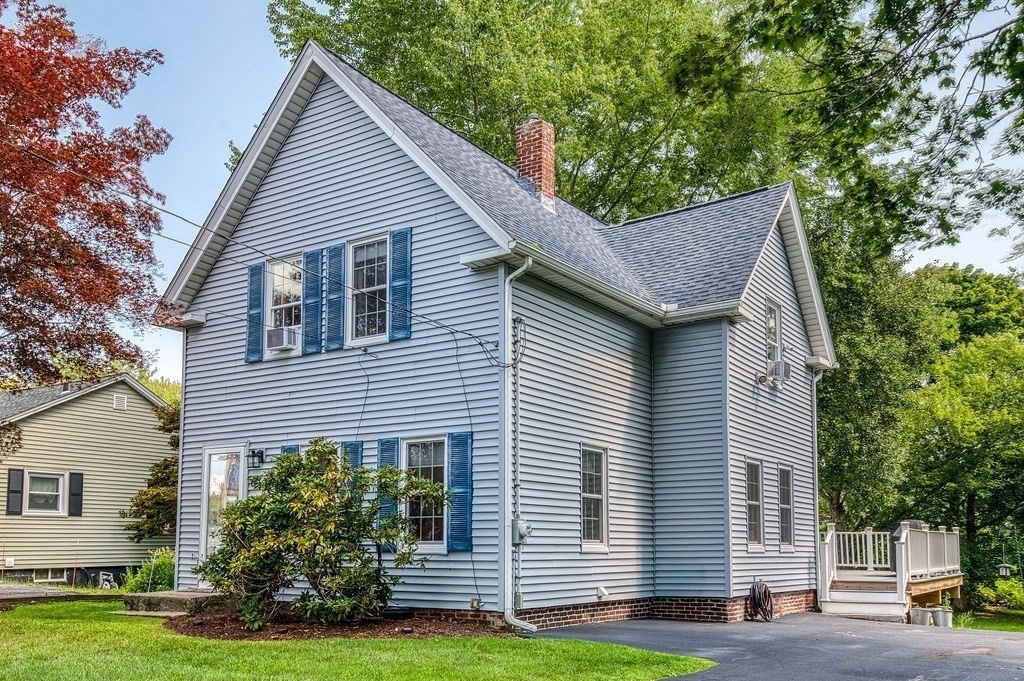 60 Riverlin Street in Millbury