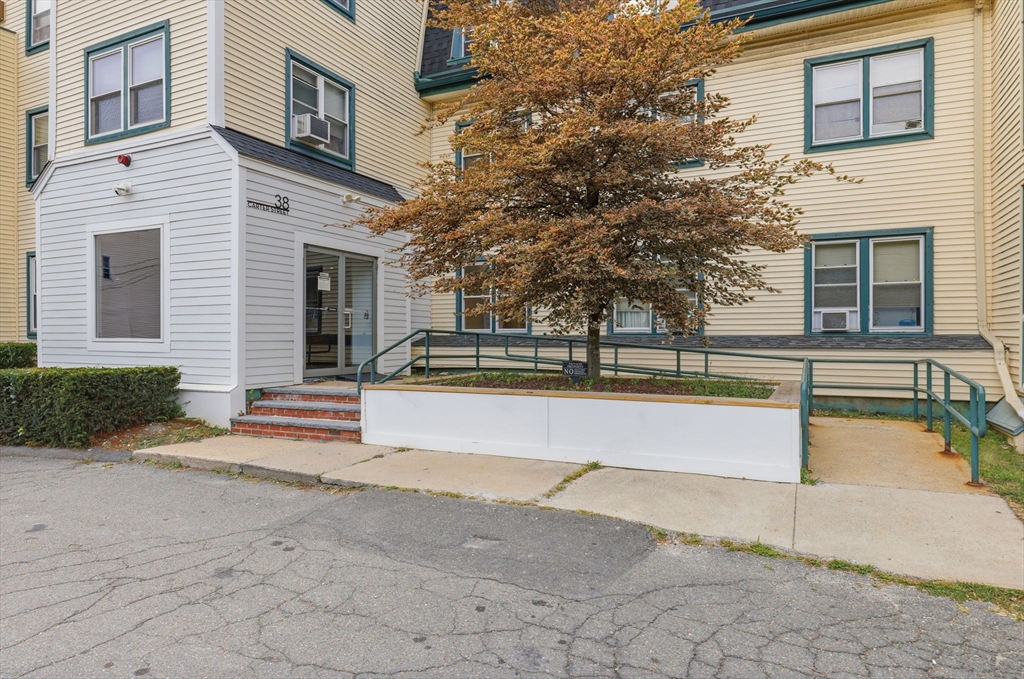 38 Carter St #107 in Everett
