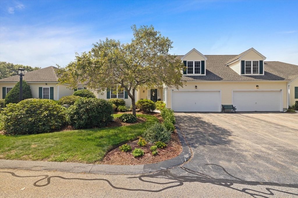 28 Coldspring Dr #C in Sutton