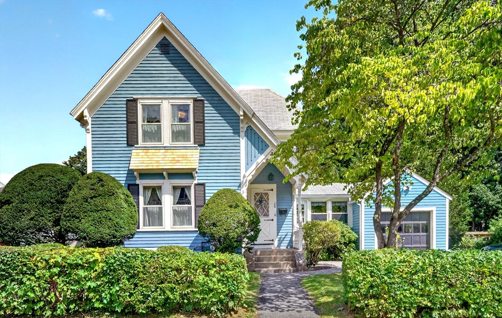 26 Hartford St in Bedford