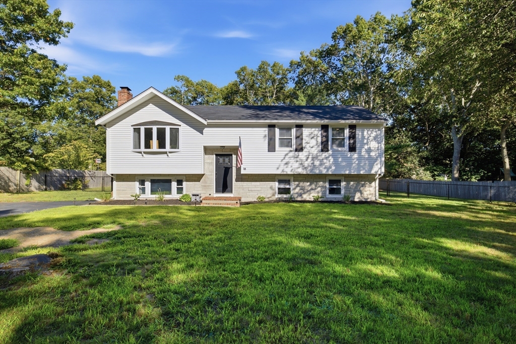 18 Montgomery Dr in Plymouth